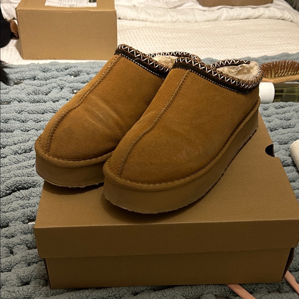 Amazon Women's Tan Suede Slip-On Faux Fur Lined Mules